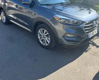 Vooraanzicht van een huurauto Hyundai Tucson in Tbilisi, Georgië ✓ Auto #11677. ✓ Transmissie Automatisch TM ✓ 0 beoordelingen.