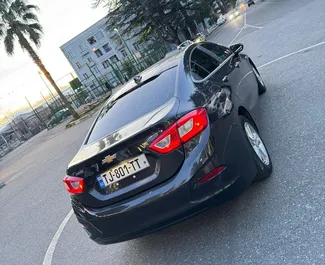 Benzine motor van 1,4L van Chevrolet Cruze 2018 te huur in Koetaisi.