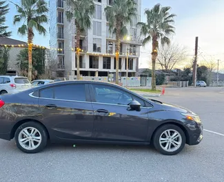 Chevrolet Cruze 2018 beschikbaar voor verhuur in Koetaisi, met een kilometerlimiet van onbeperkt.