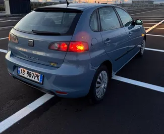 Interieur van SEAT Ibiza te huur in Albanië. Een geweldige auto met 5 zitplaatsen en een Handmatig transmissie.