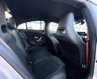 Mercedes-Benz CLA AMG 2021 beschikbaar voor verhuur in Alicante, met een kilometerlimiet van 200 km/dag.