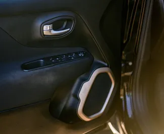 Jeep Renegade 2016 met Aandrijving op alle wielen systeem, beschikbaar in Tbilisi.