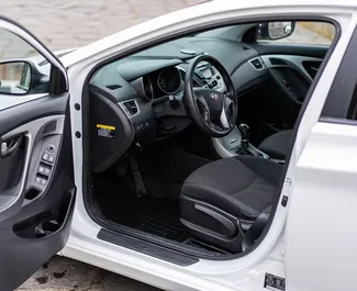 Autohuur Hyundai Elantra 2016 in in Georgië, met Benzine brandstof en 150 pk ➤ Vanaf 90 GEL per dag.