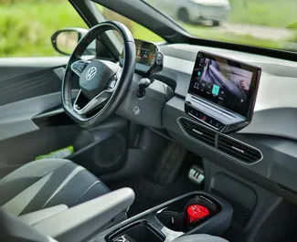 Interieur van Volkswagen ID3 te huur in Montenegro. Een geweldige auto met 5 zitplaatsen en een Automatisch transmissie.