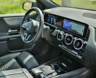 Mercedes-Benz B-Class 2022 beschikbaar voor verhuur in Becici, met een kilometerlimiet van onbeperkt.