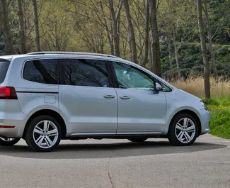 Verhuur Volkswagen Sharan. Comfort, Minivan Auto te huur in Montenegro ✓ Borg van Borg van 300 EUR ✓ Verzekeringsmogelijkheden TPL, Passagiers, Diefstal.