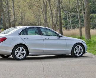 Diesel motor van 2,0L van Mercedes-Benz C-Class AMG 2019 te huur in Becici.