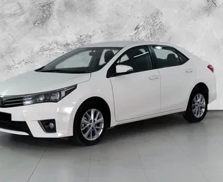 Vooraanzicht van een huurauto Toyota Corolla in Bakoe, Azerbeidzjan ✓ Auto #12012. ✓ Transmissie Automatisch TM ✓ 0 beoordelingen.