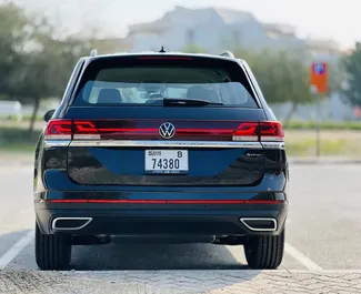 Volkswagen Terramont 2024 beschikbaar voor verhuur in Dubai, met een kilometerlimiet van 150 km/dag.