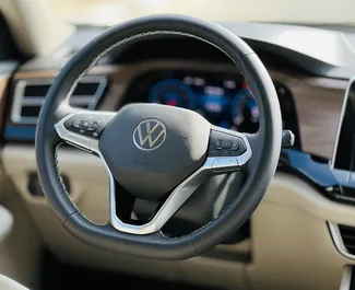 Volkswagen Terramont 2024 met Vooraandrijving systeem, beschikbaar in Dubai.