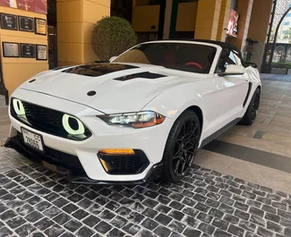 Autohuur Ford Mustang Cabrio 2023 in in de VAE, met Benzine brandstof en 310 pk ➤ Vanaf 339 AED per dag.