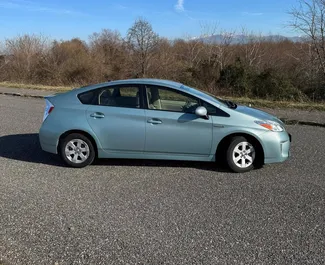 Autohuur Toyota Prius 2014 in in Georgië, met Hybride brandstof en 99 pk ➤ Vanaf 90 GEL per dag.