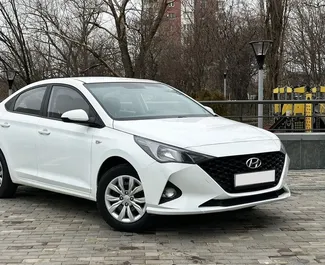 Vooraanzicht van een huurauto Hyundai Accent in Bakoe, Azerbeidzjan ✓ Auto #9087. ✓ Transmissie Automatisch TM ✓ 0 beoordelingen.