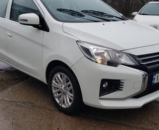 Verhuur Mitsubishi Attrage. Economy Auto te huur in Georgië ✓ Borg van Borg van 300 GEL ✓ Verzekeringsmogelijkheden TPL, FDW, Passagiers, Jonge.