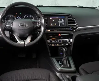 Verhuur Hyundai Elantra. Comfort, Premium Auto te huur in Azerbeidzjan ✓ Borg van Borg van 300 AZN ✓ Verzekeringsmogelijkheden TPL, CDW, SCDW, FDW, Passagiers, Diefstal, Jonge, Geen storting.