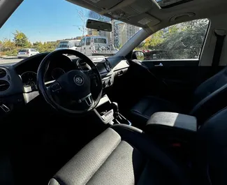 Benzine motor van 2,0L van Volkswagen Tiguan 2014 te huur in Tirana.