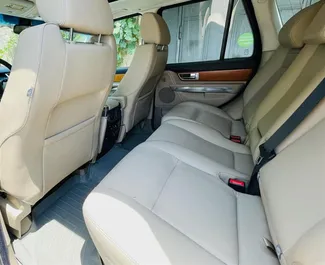 Land Rover Range Rover Sport 2013 beschikbaar voor verhuur in Tbilisi, met een kilometerlimiet van onbeperkt.