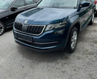 Vooraanzicht van een huurauto Skoda Kodiaq in Wenen, Oostenrijk ✓ Auto #11981. ✓ Transmissie Automatisch TM ✓ 0 beoordelingen.