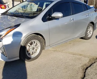 Autohuur Toyota Prius #12074 Automatisch op de luchthaven van Koetaisi, uitgerust met 1,8L motor ➤ Van George in Georgië.