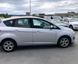 Verhuur Ford C-Max. Comfort, Minivan Auto te huur in Albanië ✓ Borg van Borg van 100 EUR ✓ Verzekeringsmogelijkheden TPL, FDW, Jonge.