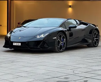 Vooraanzicht van een huurauto Lamborghini Huracan Evo Cabrio in Dubai, Verenigde Arabische Emiraten ✓ Auto #11968. ✓ Transmissie Automatisch TM ✓ 0 beoordelingen.