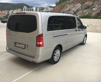 Interieur van Mercedes-Benz Vito Tourer Pro te huur in Montenegro. Een geweldige auto met 9 zitplaatsen en een Automatisch transmissie.