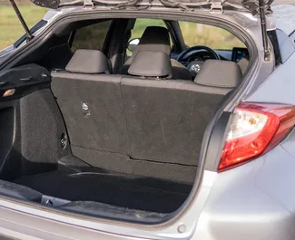 Toyota C-HR 2018 met Aandrijving op alle wielen systeem, beschikbaar in Becici.