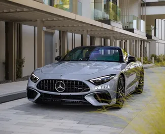 Mercedes-Benz SL350 2024 beschikbaar voor verhuur in Dubai, met een kilometerlimiet van 250 km/dag.