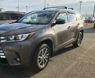 Verhuur Toyota Highlander. Comfort, Premium, Crossover Auto te huur in Georgië ✓ Borg van Borg van 900 GEL ✓ Verzekeringsmogelijkheden TPL, FDW, Buitenland.