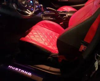 Autohuur Ford Mustang Cabrio #11915 Automatisch in Dubai, uitgerust met 2,3L motor ➤ Van Mounir in de VAE.