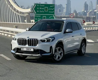 Vooraanzicht van een huurauto BMW X1 in Dubai, Verenigde Arabische Emiraten ✓ Auto #11912. ✓ Transmissie Automatisch TM ✓ 0 beoordelingen.