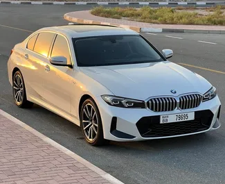 Autohuur BMW 320i #11913 Automatisch in Dubai, uitgerust met 2,0L motor ➤ Van Mounir in de VAE.