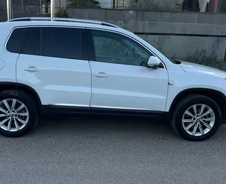 Autohuur Volkswagen Tiguan 2015 in in Albanië, met Benzine brandstof en 200 pk ➤ Vanaf 46 EUR per dag.