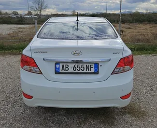 Verhuur Hyundai Accent. Economy Auto te huur in Albanië ✓ Borg van Borg van 50 EUR ✓ Verzekeringsmogelijkheden TPL, Buitenland.