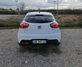 Verhuur Kia Rio. Economy, Comfort Auto te huur in Albanië ✓ Borg van Borg van 50 EUR ✓ Verzekeringsmogelijkheden TPL, Buitenland.