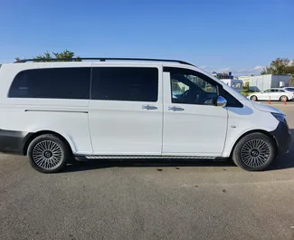 Diesel motor van 2,2L van Mercedes-Benz Vito 2016 te huur in Tbilisi.