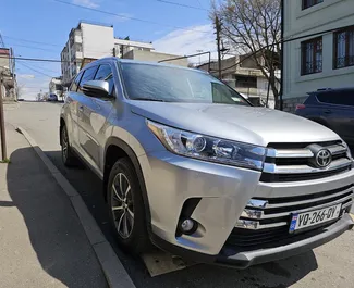 Hybride motor van 3,4L van Toyota Highlander 2019 te huur in Tbilisi.
