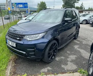 Vooraanzicht van een huurauto Land Rover Discovery in Wenen, Oostenrijk ✓ Auto #11983. ✓ Transmissie Automatisch TM ✓ 0 beoordelingen.