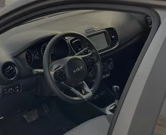 Autohuur Kia Pegas 2023 in in de VAE, met Benzine brandstof en 95 pk ➤ Vanaf 109 AED per dag.