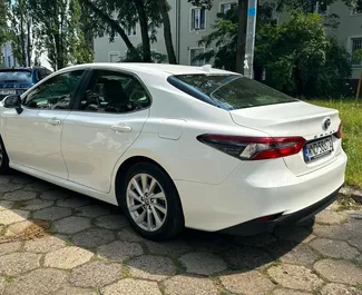 Autohuur Toyota Camry 2022 in in Spanje, met Hybride brandstof en 218 pk ➤ Vanaf 60 EUR per dag.