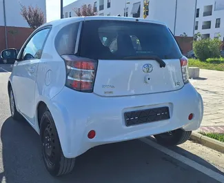 Diesel motor van 1,4L van Toyota Iq 2010 te huur op de luchthaven van Tirana.