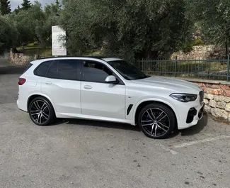 BMW X5 2022 beschikbaar voor verhuur in Becici, met een kilometerlimiet van onbeperkt.