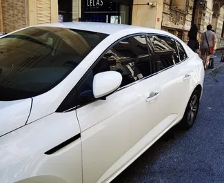 Vooraanzicht van een huurauto Renault Megane Sedan in Istanbul, Turkije ✓ Auto #12340. ✓ Transmissie Automatisch TM ✓ 0 beoordelingen.