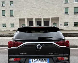Verhuur SsangYong Korando Turismo. Comfort, Minivan Auto te huur in Albanië ✓ Borg van Borg van 300 EUR ✓ Verzekeringsmogelijkheden TPL, CDW, SCDW, FDW, Buitenland, Jonge, Geen storting.