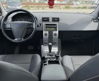 Volvo S40 2012 beschikbaar voor verhuur in Durrës, met een kilometerlimiet van onbeperkt.