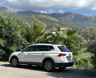 Autohuur Volkswagen Tiguan 2020 in in Montenegro, met Diesel brandstof en 150 pk ➤ Vanaf 40 EUR per dag.