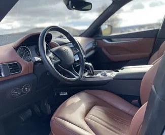 Maserati Levante S 2021 met Aandrijving op alle wielen systeem, beschikbaar in Tbilisi.
