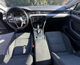 Diesel motor van 1,6L van Volkswagen Passat Variant 2021 te huur in Becici.