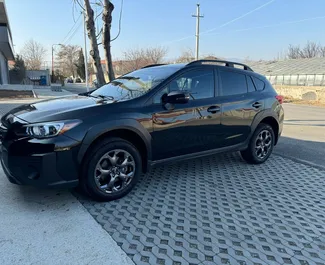 Benzine motor van 2,0L van Subaru Crosstrek 2023 te huur in Tbilisi.