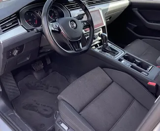 Autohuur Volkswagen Passat Variant 2017 in in Montenegro, met Diesel brandstof en 140 pk ➤ Vanaf 30 EUR per dag.